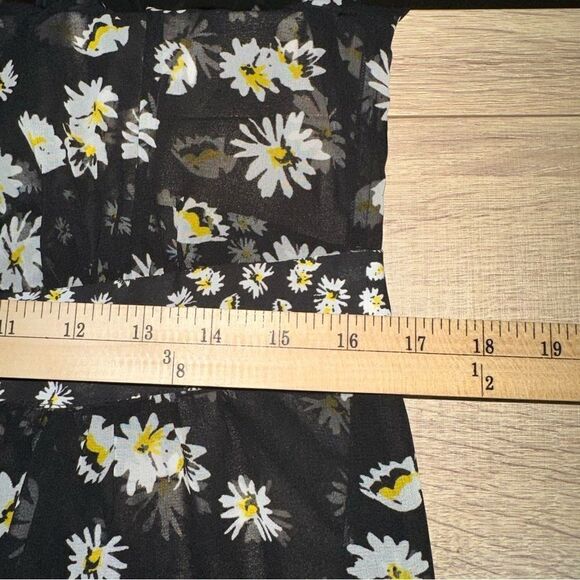 cAbi 5816 Kimono‎ Women's Medium Black Daisy Floral Short Sleeve Sheer Boho Wrap - Picture 11 of 12